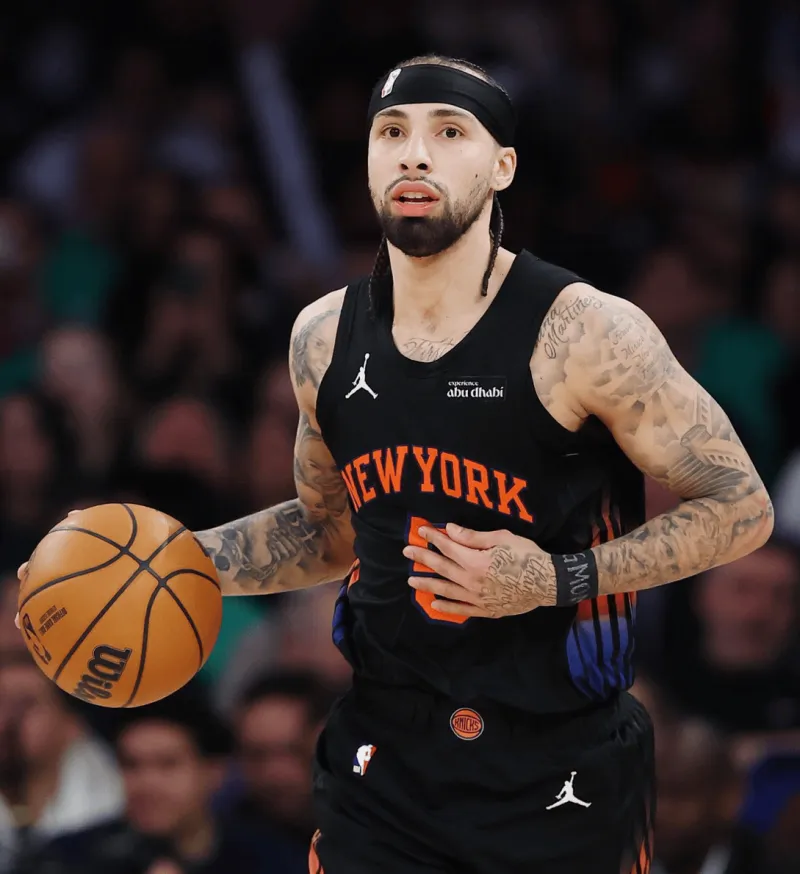 半岛体育app-28岁生日快乐！NBA官方晒阿尔瓦拉多赛场照为其庆生